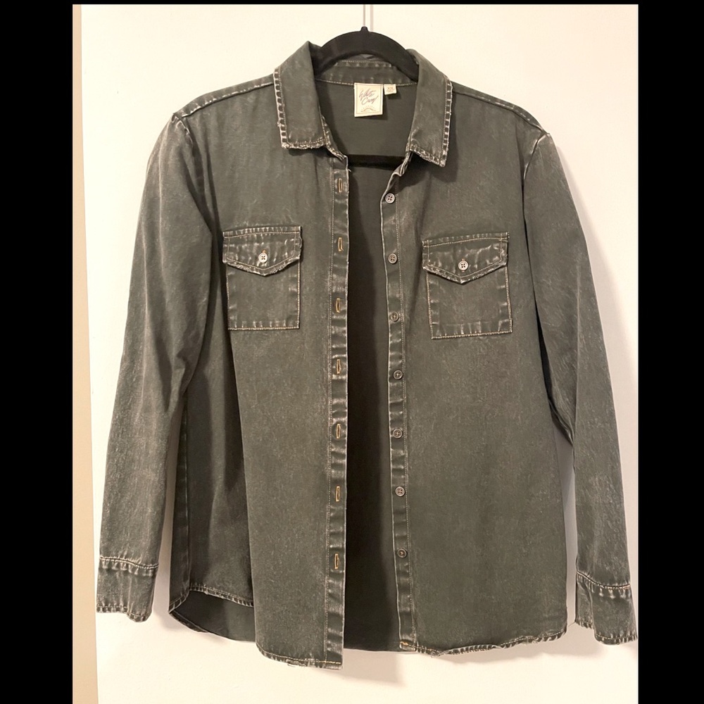 Button up grey coloured long sleeve. XS.